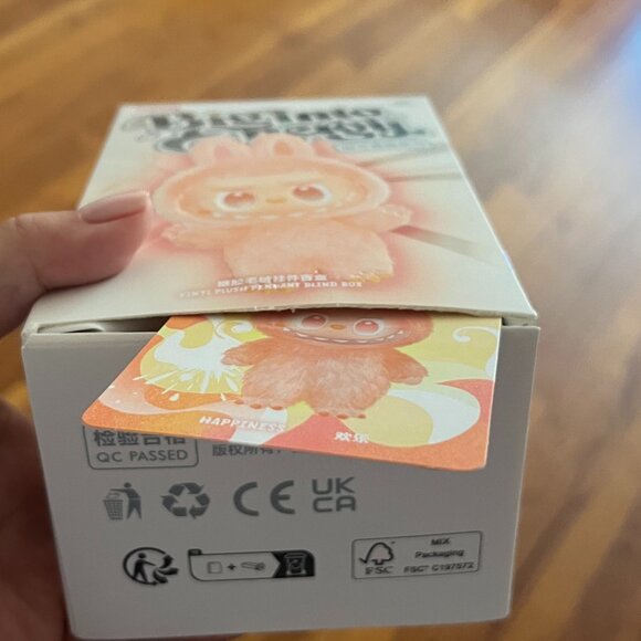 Labubu Happiness Big into Energy Authentic NEW - Picture 2 of 5